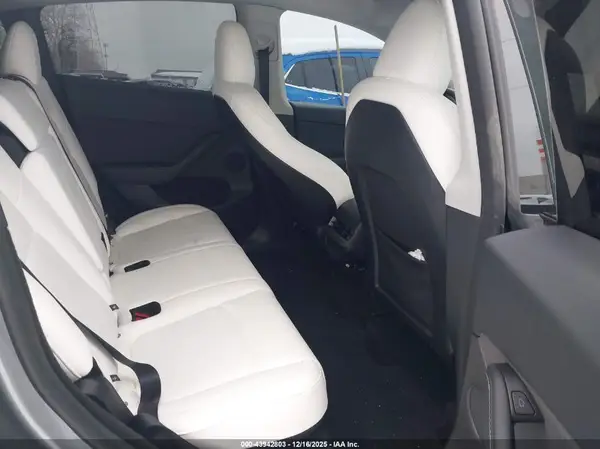 7SAYGDEE5SF293718 2025 TESLA MODEL Y - Image 8