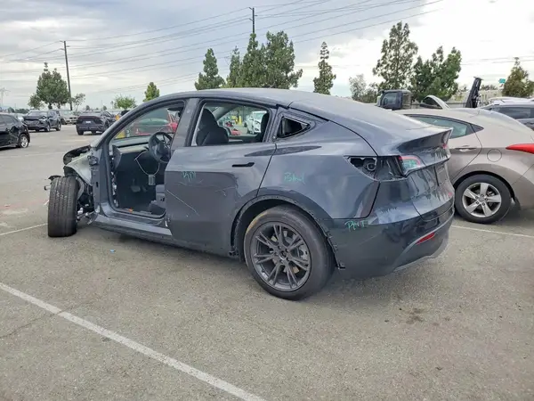 7SAYGDEE5SF302661 2025 TESLA MODEL Y - Image 2