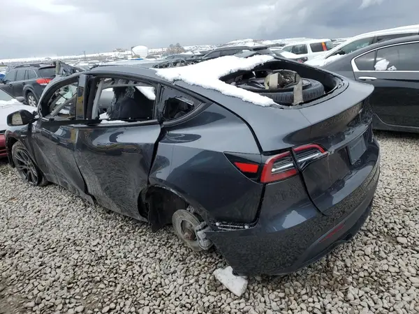 7SAYGDEE5SF303938 2025 TESLA MODEL Y - Image 2
