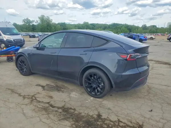 7SAYGDEE5SF305334 2025 TESLA MODEL Y - Image 2