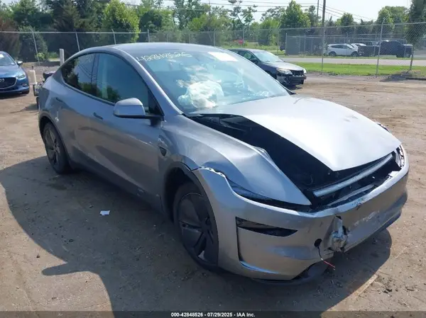7SAYGDEE5TA389475 2026 TESLA MODEL Y - Image 1