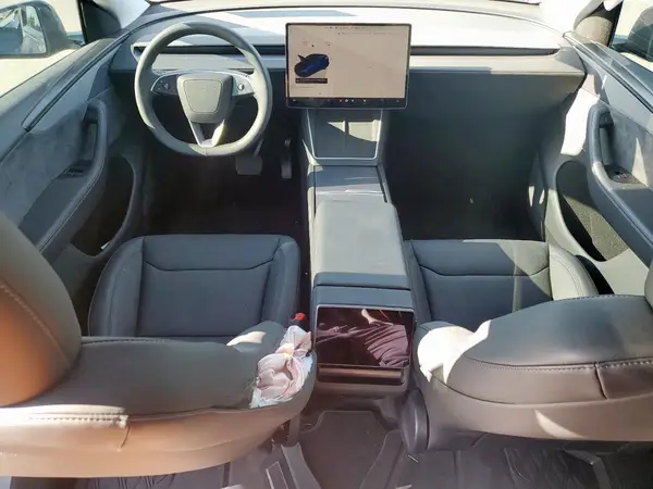 7SAYGDEE5TA392103 2026 TESLA MODEL Y - Image 8
