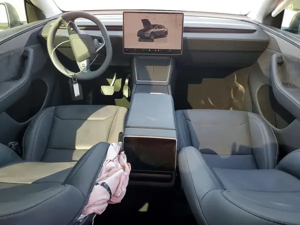 7SAYGDEE5TA400930 2026 TESLA MODEL Y - Image 8