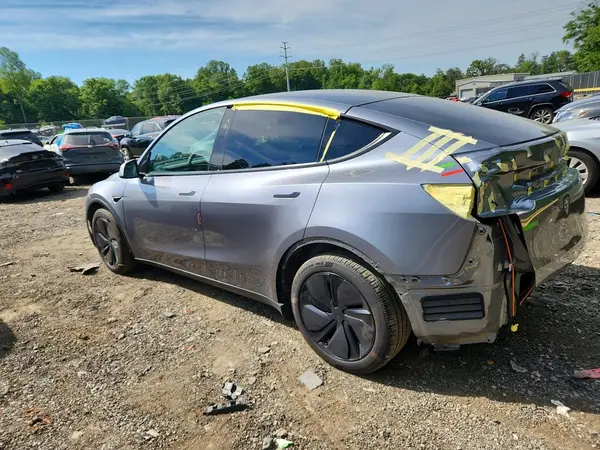 7SAYGDEE5TA406808 2026 TESLA MODEL Y - Image 2