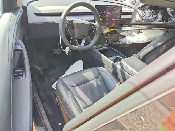 7SAYGDEE5TA406808 2026 TESLA MODEL Y - Image 8