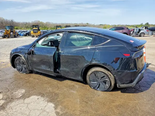7SAYGDEE5TA409529 2026 TESLA MODEL Y - Image 2