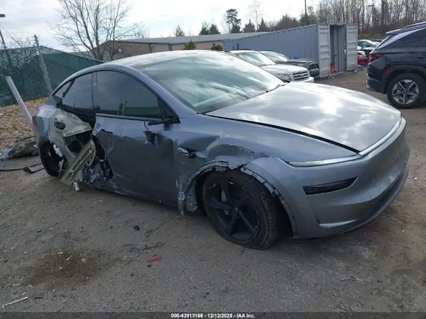 7SAYGDEE5TA414312 2026 TESLA MODEL Y - Image 1