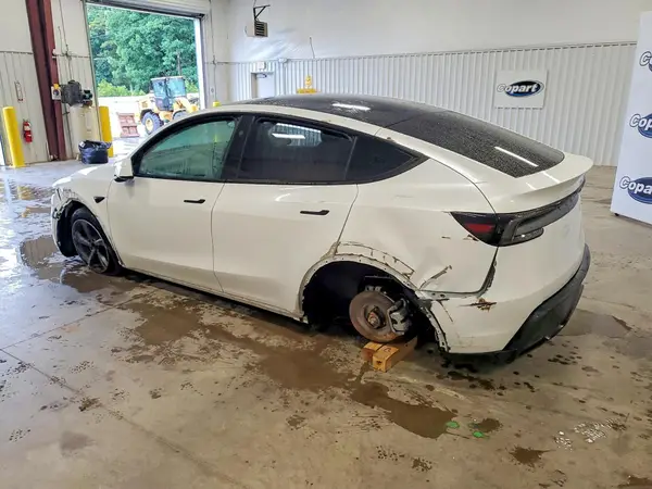 7SAYGDEE5TA415007 2026 TESLA MODEL Y - Image 2