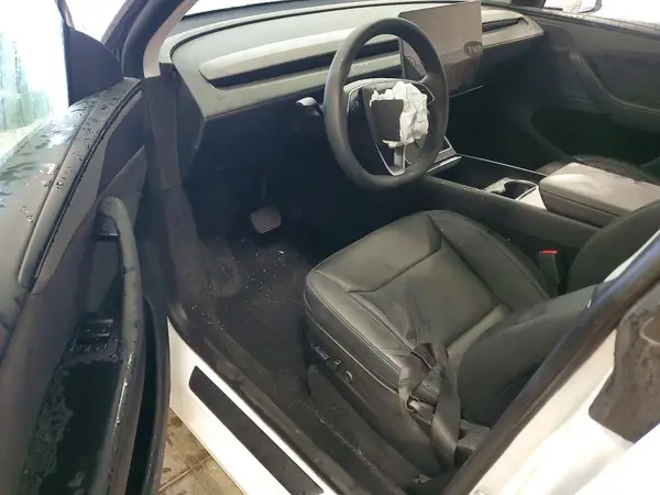 7SAYGDEE5TA415007 2026 TESLA MODEL Y - Image 8