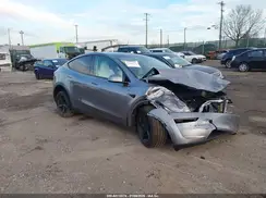 7SAYGDEE5TA432437 2026 TESLA MODEL Y