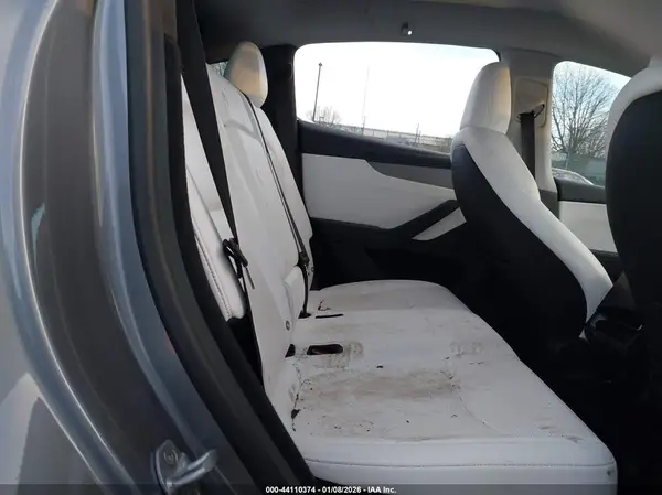 7SAYGDEE5TA432437 2026 TESLA MODEL Y - Image 8