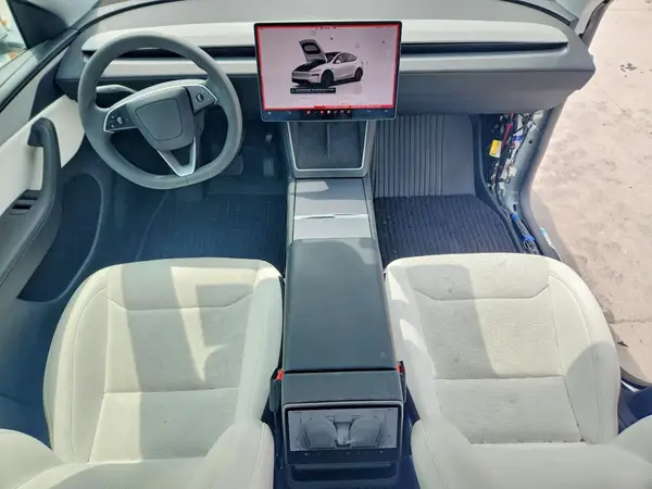 7SAYGDEE5TA439985 2026 TESLA MODEL Y - Image 8