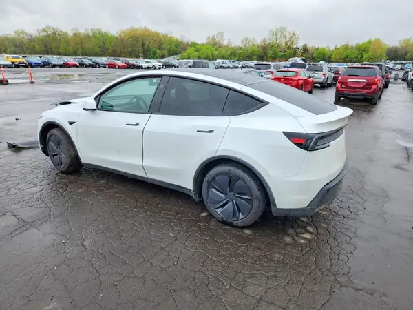 7SAYGDEE5TA476079 2026 TESLA MODEL Y - Image 2