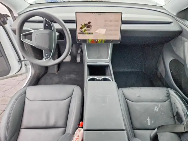 7SAYGDEE5TA476079 2026 TESLA MODEL Y - Image 8