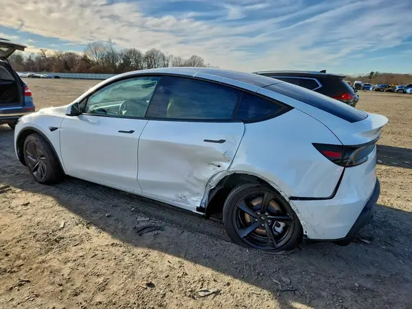 7SAYGDEE5TA478950 2026 TESLA MODEL Y - Image 2