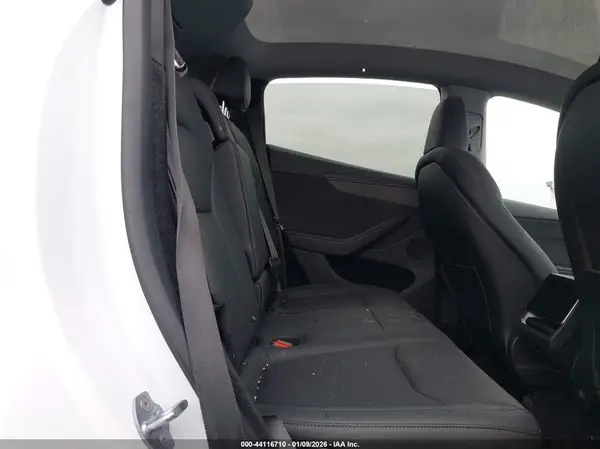 7SAYGDEE5TA487924 2026 TESLA MODEL Y - Image 8