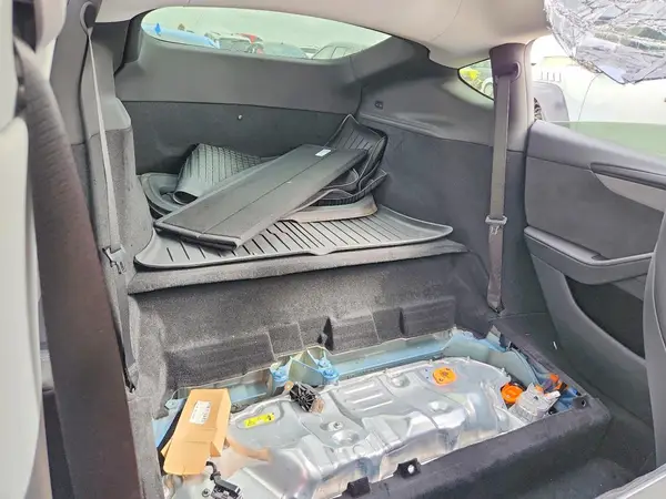7SAYGDEE5TA495084 2026 TESLA MODEL Y - Image 8