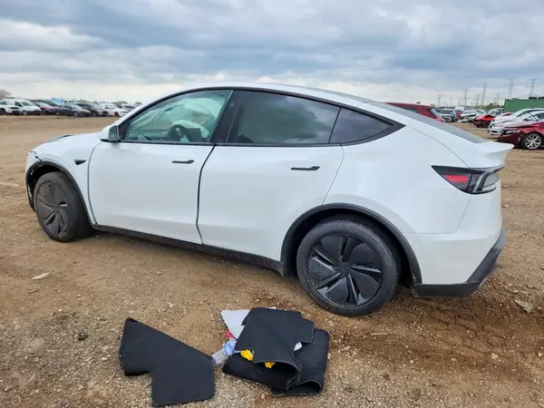 7SAYGDEE5TA580913 2026 TESLA MODEL Y - Image 2