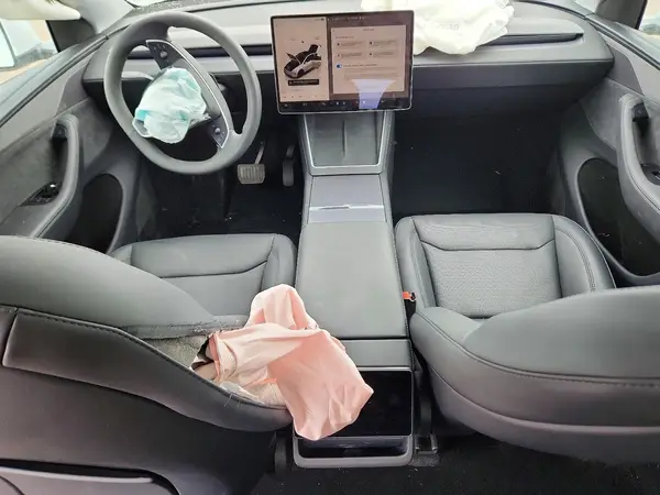 7SAYGDEE5TA580913 2026 TESLA MODEL Y - Image 8