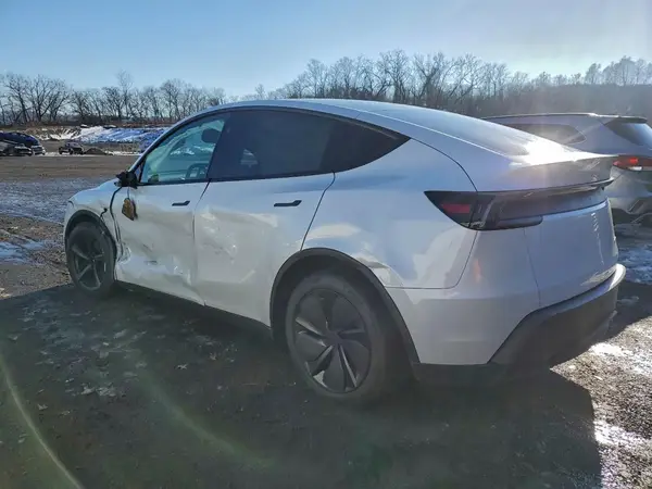 7SAYGDEE5TA585982 2026 TESLA MODEL Y - Image 2