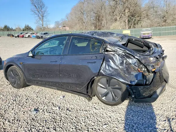 7SAYGDEE5TA611609 2026 TESLA MODEL Y - Image 2