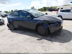 7SAYGDEE5TA636199 2026 TESLA MODEL Y