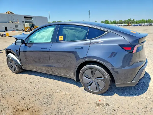 7SAYGDEE5TA662835 2026 TESLA MODEL Y - Image 2