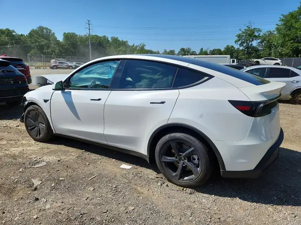 7SAYGDEE5TA674872 2026 TESLA MODEL Y - Image 2