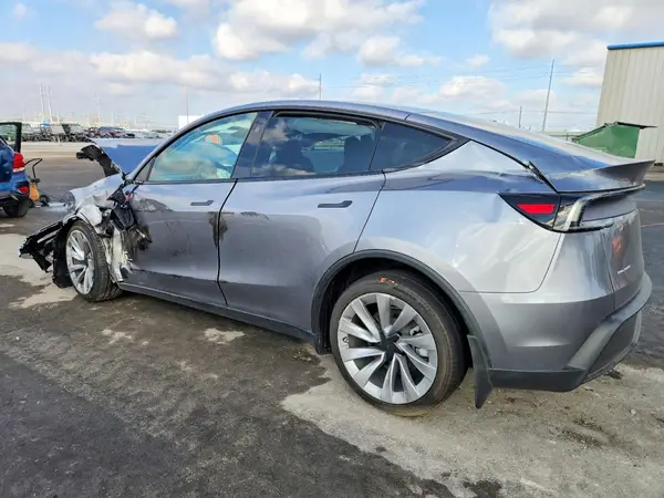 7SAYGDEE5TF327027 2026 TESLA MODEL Y - Image 2