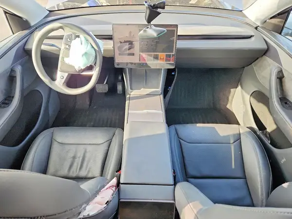 7SAYGDEE5TF327027 2026 TESLA MODEL Y - Image 8