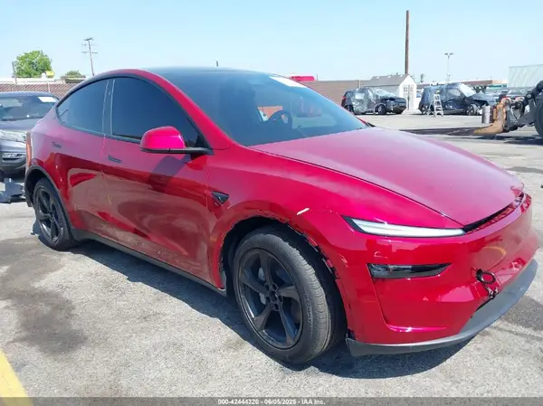 7SAYGDEE5TF329828 2026 TESLA MODEL Y - Image 1