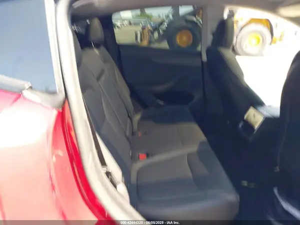 7SAYGDEE5TF329828 2026 TESLA MODEL Y - Image 8