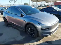 7SAYGDEE5TF330610 2026 TESLA MODEL Y