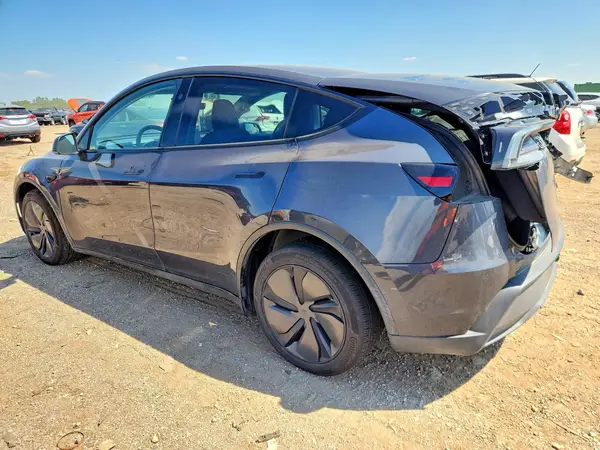7SAYGDEE5TF333118 2026 TESLA MODEL Y - Image 2