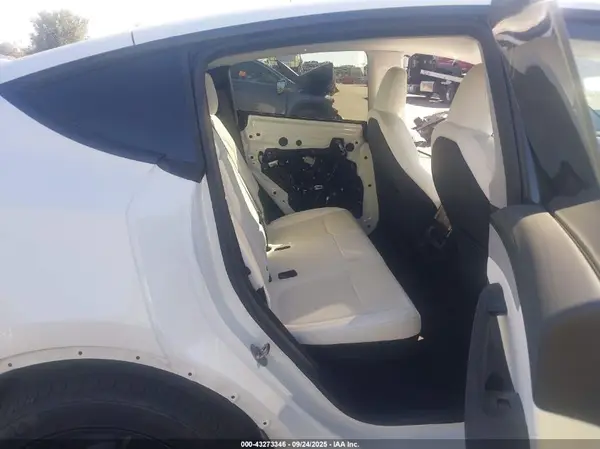 7SAYGDEE5TF348024 2026 TESLA MODEL Y - Image 8