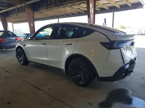 7SAYGDEE5TF349139 2026 TESLA MODEL Y - Image 2
