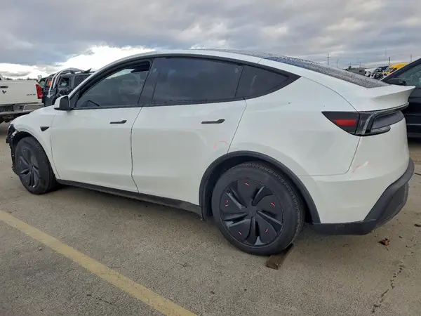 7SAYGDEE5TF349755 2026 TESLA MODEL Y - Image 2