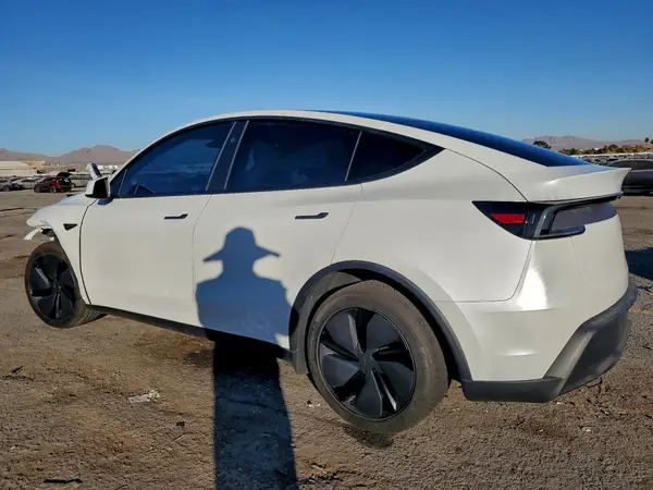 7SAYGDEE5TF356267 2026 TESLA MODEL Y - Image 2