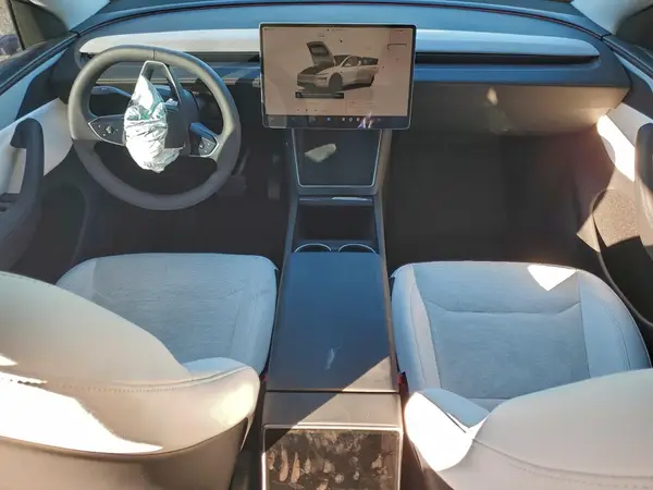 7SAYGDEE5TF356267 2026 TESLA MODEL Y - Image 8
