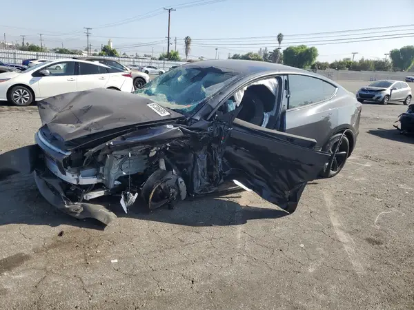 7SAYGDEE5TF366779 2026 TESLA MODEL Y - Image 1