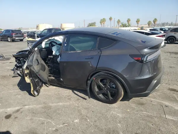 7SAYGDEE5TF366779 2026 TESLA MODEL Y - Image 2