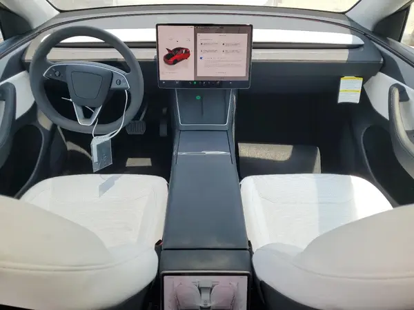 7SAYGDEE5TF368452 2026 TESLA MODEL Y - Image 8