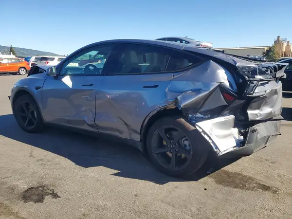 7SAYGDEE5TF452027 2026 TESLA MODEL Y - Image 2