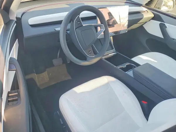 7SAYGDEE5TF452027 2026 TESLA MODEL Y - Image 8