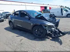 7SAYGDEE5TF603139 2026 TESLA MODEL Y