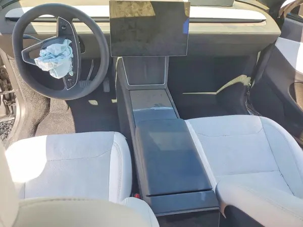 7SAYGDEE5TF612861 2026 TESLA MODEL Y - Image 8