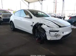 7SAYGDEE5TF652437 2026 TESLA MODEL Y