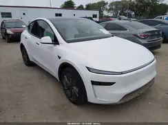 7SAYGDEE5TF703855 2026 TESLA MODEL Y