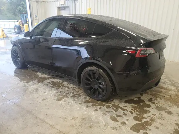 7SAYGDEE6NA006579 2022 TESLA MODEL Y - Image 2