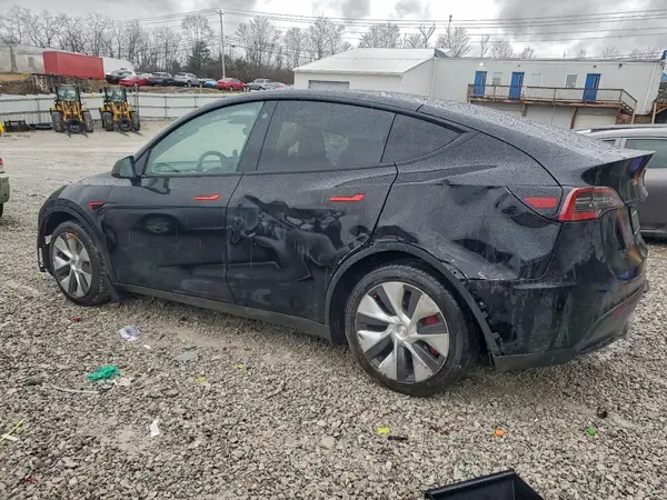 7SAYGDEE6NA008428 2022 TESLA MODEL Y - Image 2